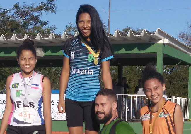 Vivian Oliveira primeiro lugar 800m 2
