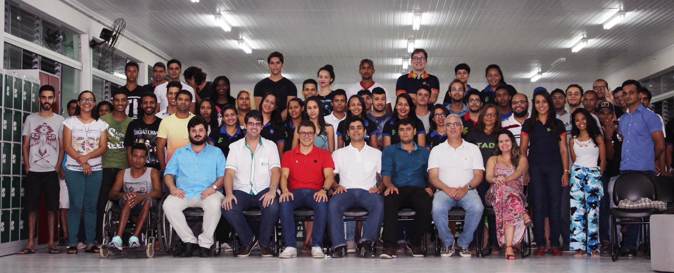 Professores e alunos do curso de Análise e Desenvolvimento de Sistemas do Campus Almenara